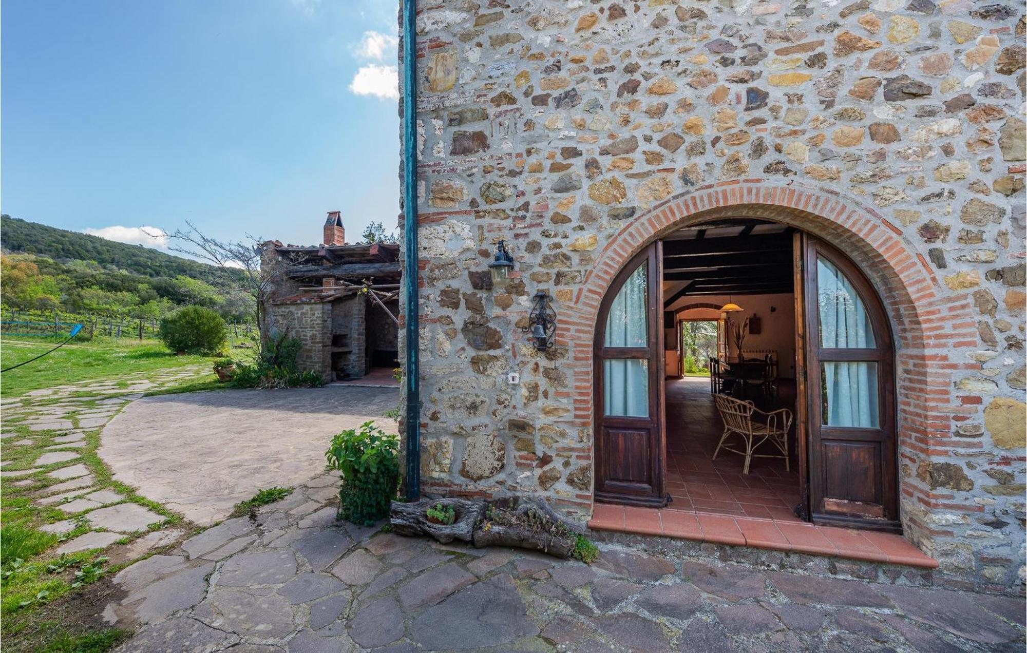 Cozy Home In Massa Marittima Gr With Kitchen エクステリア 写真