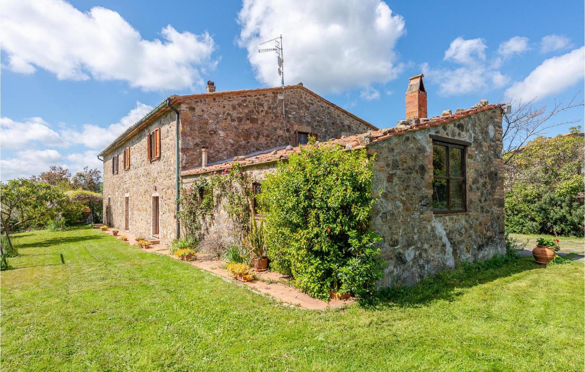 Cozy Home In Massa Marittima Gr With Kitchen エクステリア 写真
