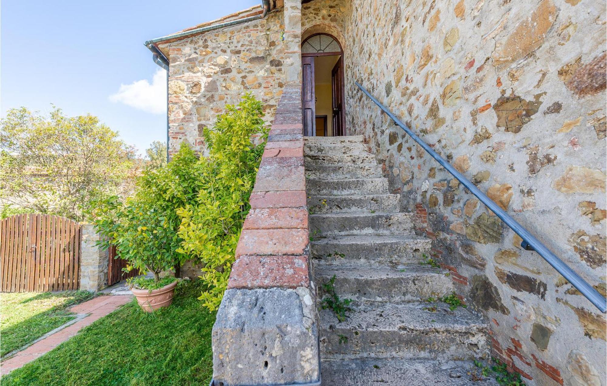 Cozy Home In Massa Marittima Gr With Kitchen エクステリア 写真